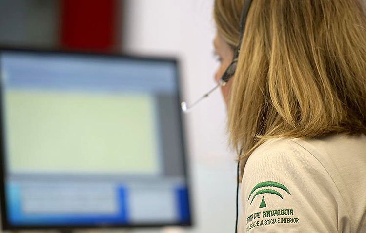 El teléfono 012, un número de atención de la Junta de Andalucía para la gestión de los ciudadanos
