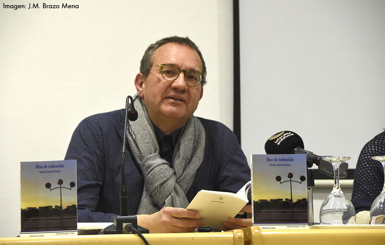 El último poemario de Tomás Sánchez Rubio se presenta en la biblioteca de Utrera con las vivencias más intimistas de su autor