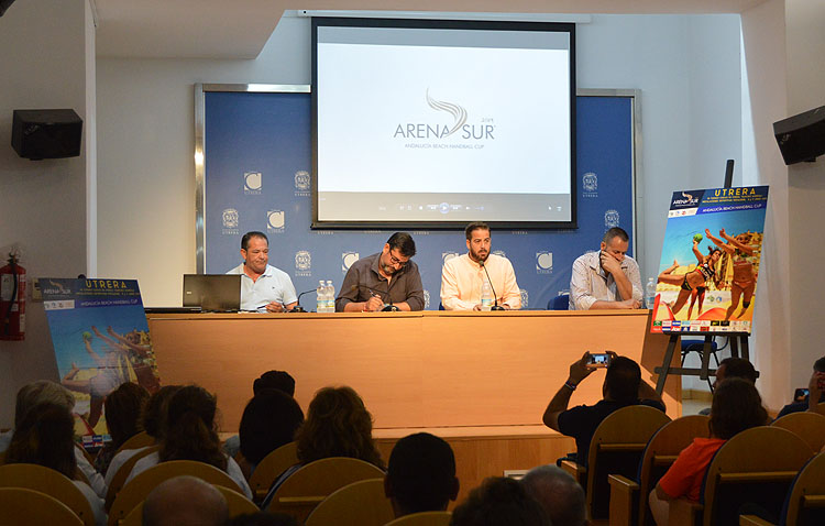 El campeonato andaluz de balonmano playa inicia su andadura en Utrera