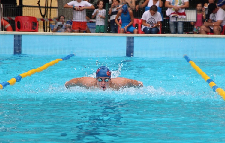 Éxito deportivo y organizativo del Natación Utrera en su trofeo