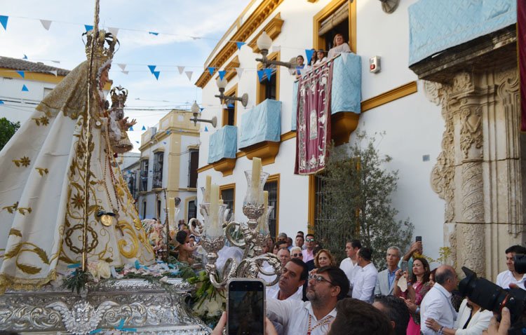 El alcalde agradece la respuesta ciudadana ante la «experiencia maravillosa» del triduo itinerante en honor a la patrona de Utrera