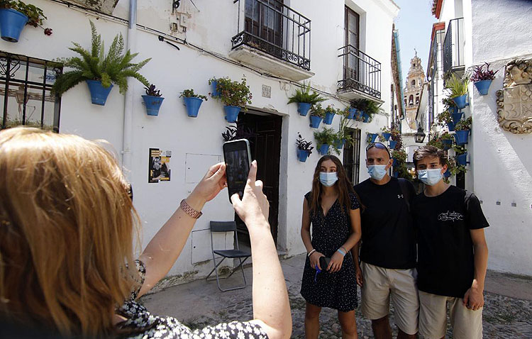 El bono turístico de Andalucía, disponible en las agencias de viajes de Utrera