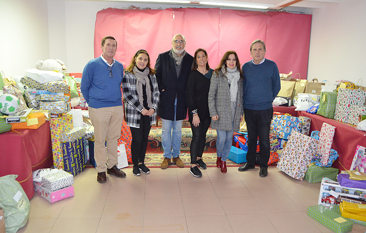 La ilusión de los Reyes Magos llega a los más necesitados de Utrera gracias a la campaña «Un juguete para todos»
