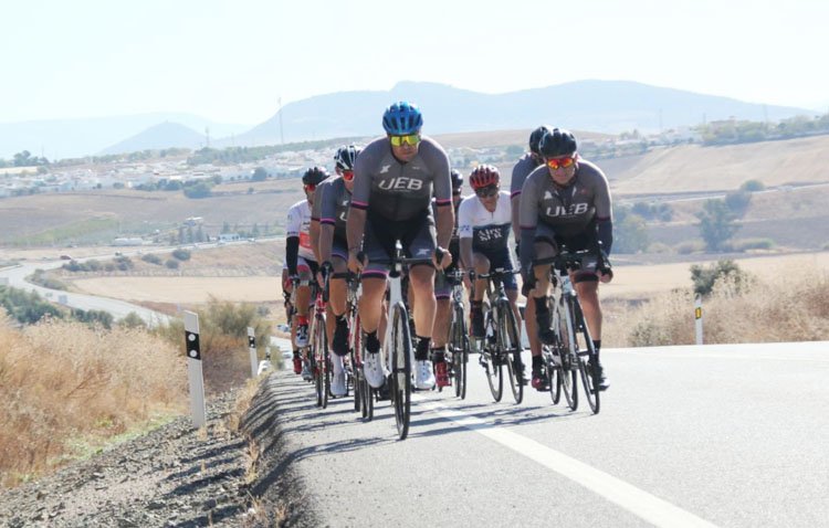 El club ‘Utrera en Bici’ dio comienzo a su temporada oficial con una salida masiva de ciclistas