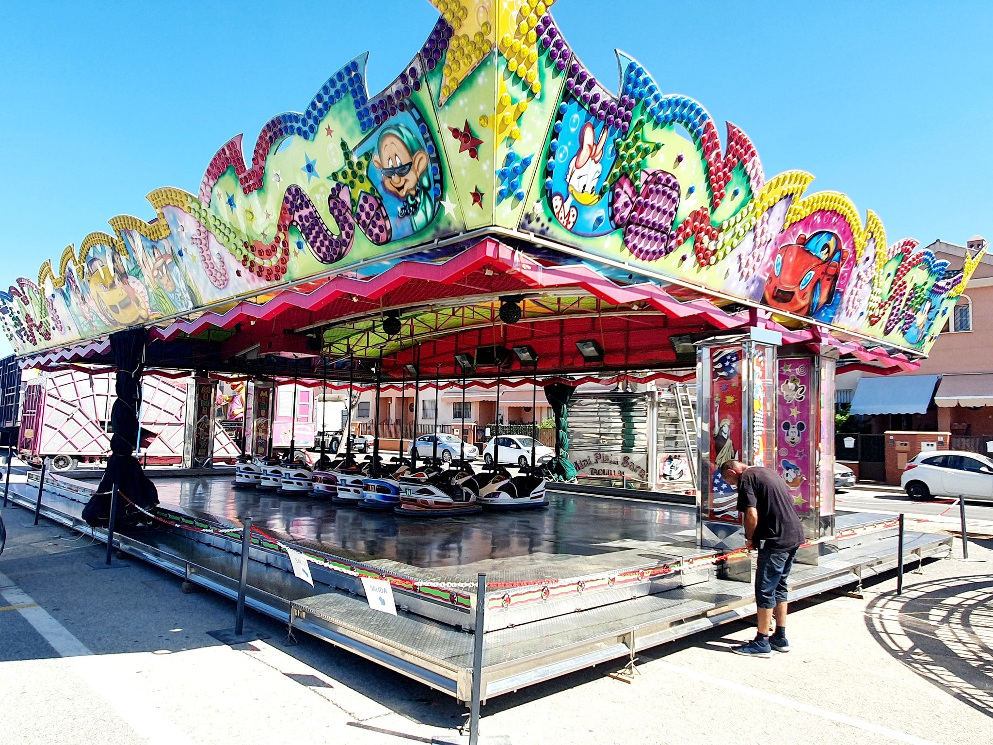 Comienza la instalación de las atracciones de ‘Vive Park’ en Utrera