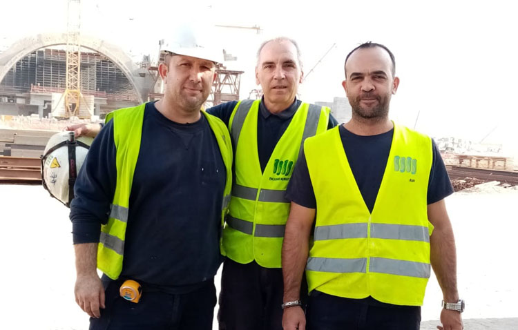 Tres trabajadores utreranos viven la pandemia del coronavirus desde Kuwait