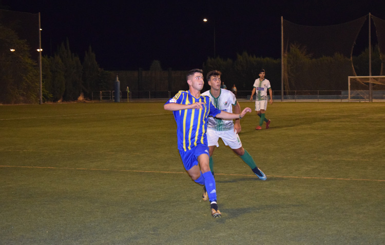 Vázquez, una promesa del fútbol utrerano que ya brilla en el juvenil del Cádiz C.F.