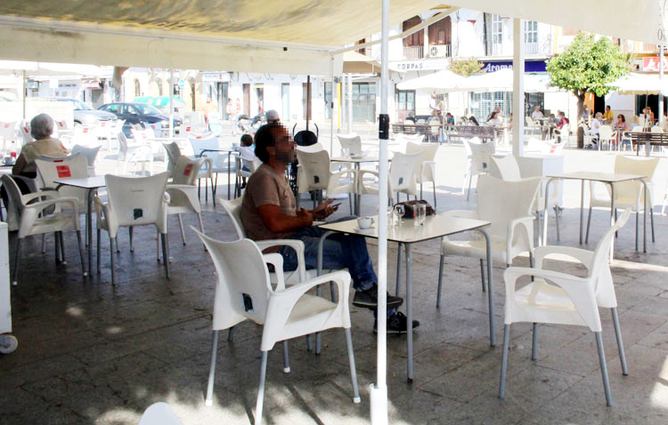 El alcalde de Utrera solicita a la Junta de Andalucía que amplíe el horario de apertura de los bares hasta las 2.00 horas