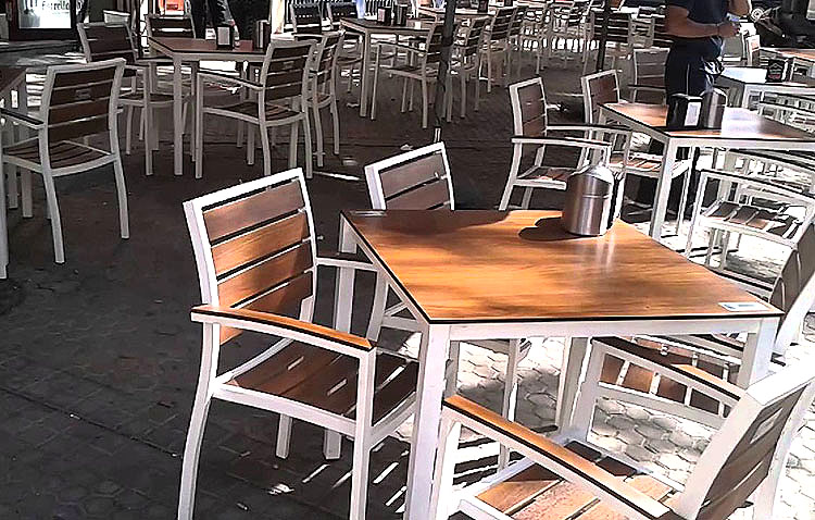 La nueva ordenanza de veladores establecerá un mínimo de 1,80 metros de paso peatonal entre los bares y las terrazas