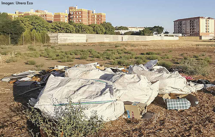 «Utrera Eco» denuncia la existencia de un «gran vertedero ilegal» junto a Campoverde y Los Militares