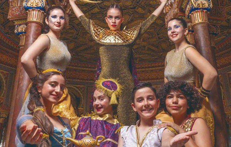 Tarde de danza en el teatro de Utrera a beneficio de la asociación de Alzhéimer
