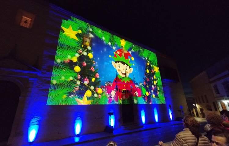 El videomapping navideño cambia de horarios para no afectar al culto en la iglesia de las Madres Carmelitas