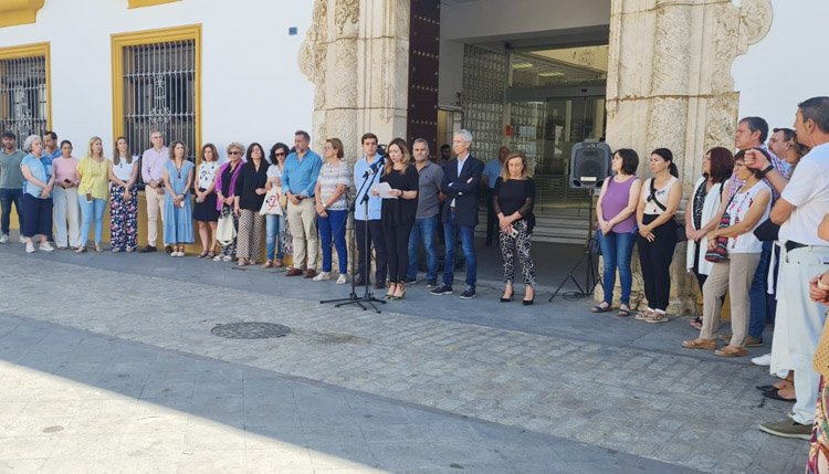 Utrera muestra su «más enérgica repulsa» por los seis asesinatos machistas del fin de semana