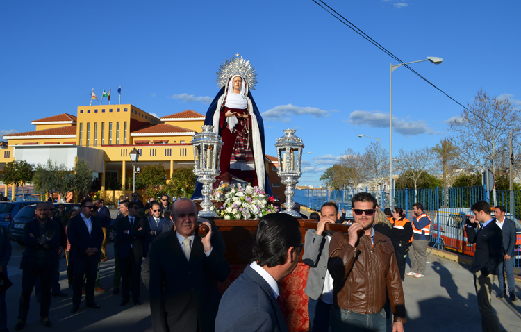 La Virgen de la Amargura amplía su tiempo de visita al geriátrico de La Mulata