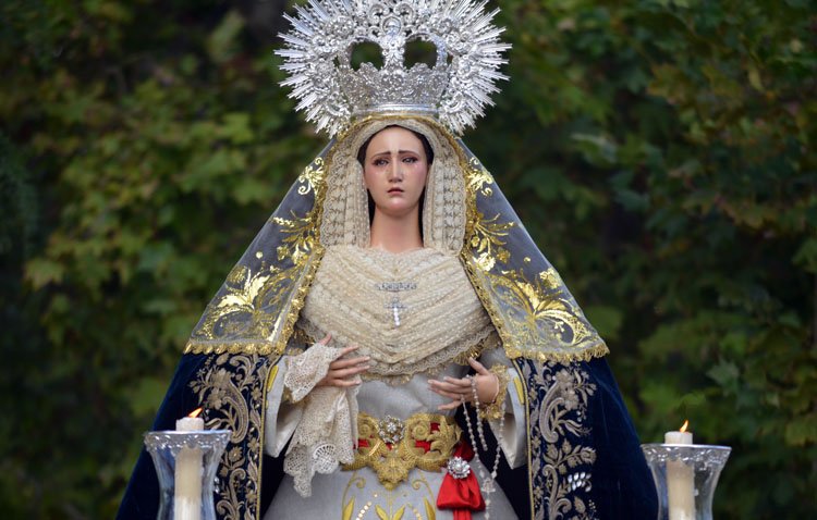 La Virgen de la Amargura emprende este viernes su camino hacia el geriátrico de Utrera