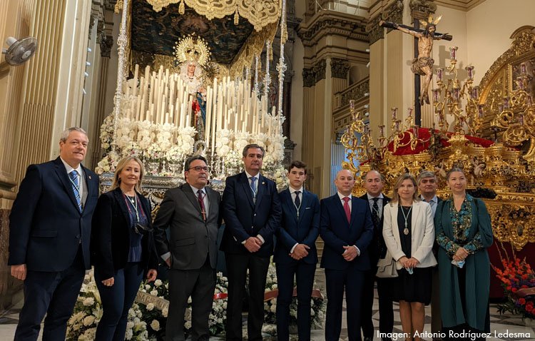 Un pedacito de Utrera procesiona este Miércoles Santo por las calles de Sevilla