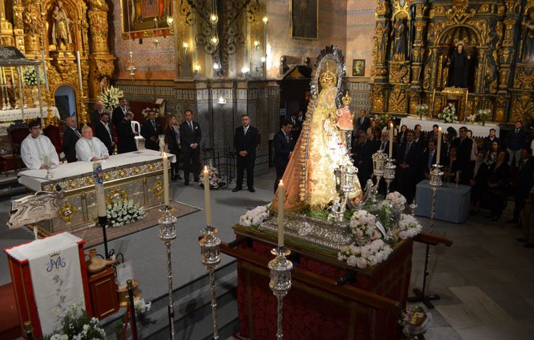 El mal tiempo impide que la patrona de Utrera presida una peculiar salida en el aniversario de su coronación canónica [GALERÍA]