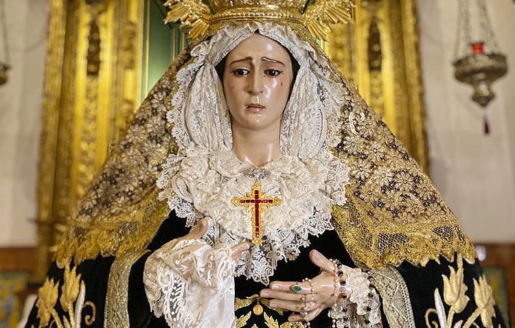 Domingo de procesión extraordinaria en Los Molares con la Virgen de los Dolores