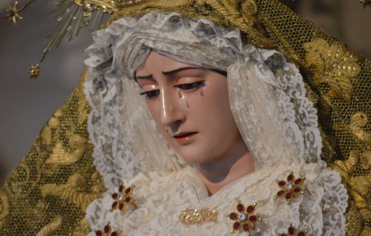 La hermandad de la Vera-Cruz proyecta la coronación canónica de la Virgen de los Dolores