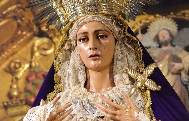 La Virgen de las Lágrimas sale este sábado de forma extraordinaria, con la luz del día y acompañamiento musical