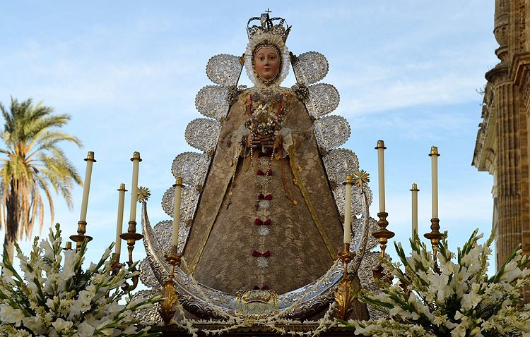Tradicional procesión de la Virgen el día de la Asunción