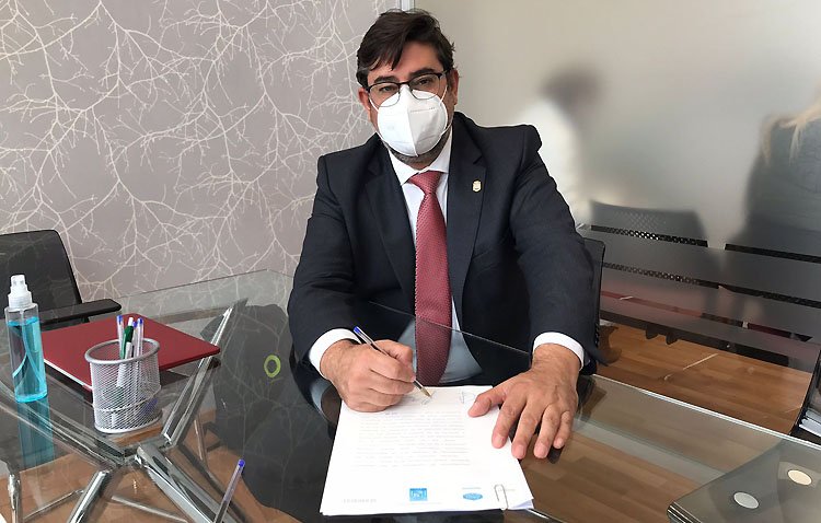 El Ayuntamiento de Utrera consigue comprar las viviendas sociales de Movimiento Maqui por un millón de euros menos del precio inicial