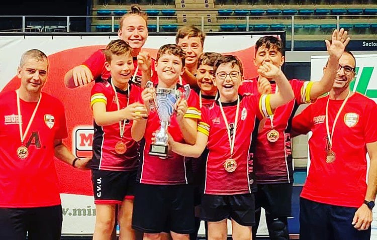 El Club Voleibol Utrera busca patrocinadores para participar en el campeonato de España de categoría alevín