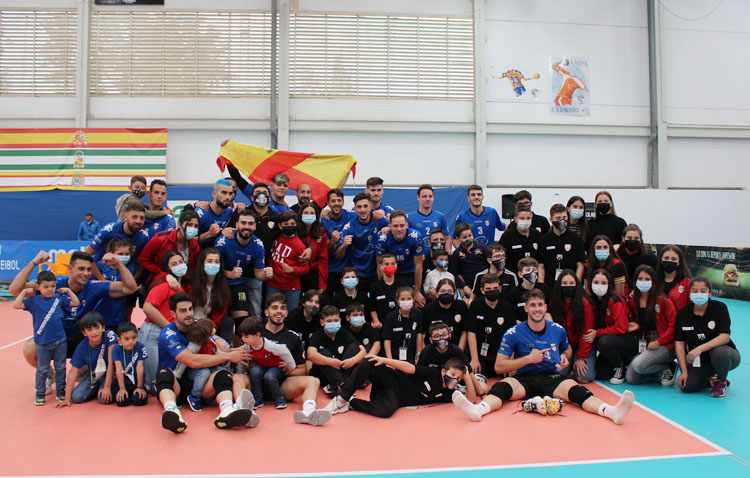 El Club Voleibol Utrera prolonga la fiesta tras proclamarse campeón de la Primera División [GALERÍA]