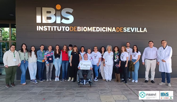 La asociación utrerana ‘VuELA con Ale’ dona 4.500 euros para la investigación de la esclerosis lateral amiotrófica