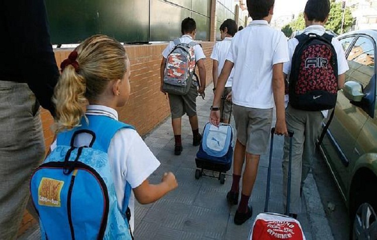 La vuelta al cole supondrá un gasto de 370 euros en un colegio público y puede superar los 1.041 en uno privado