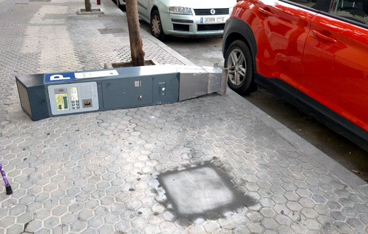 El simbólico adiós definitivo a una etapa de zona azul en Utrera