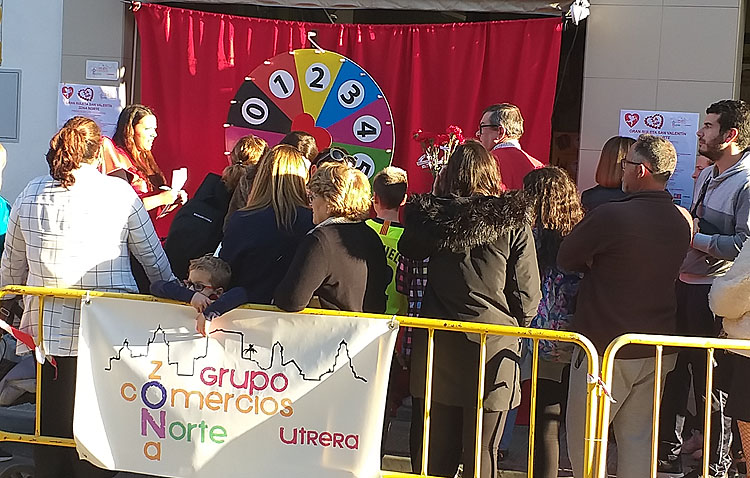 El grupo comercial «Zona Norte» de Utrera celebra San Valentín con dos sorteos y una ruleta de premios