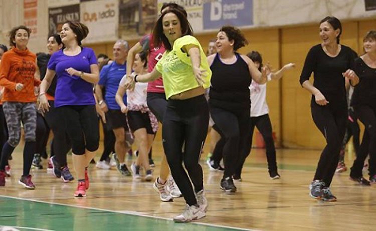 Las actividades deportivas vuelven al pabellón ‘Pepe Álvarez’ de la mano de la asociación ‘Las pioneras’